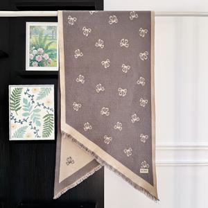 TEMU 여성용 우아한 브라운 태슬 스카프 - 부드럽고 따뜻한 겨울 숄, 리본 장식, 손세탁 가능한 고급스러운 랩 스타일, 포멀 및 데일리룩에 적합, 생일, 크리스마스, 미술 전시회, 데일리 액세서리 선물로 완벽 | 우아한 스카프 | 질감