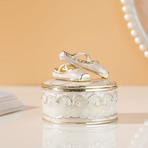 TEMU 1pc 빈티지 스타일 에나멜 금속 발레 슈트 트리니트 상자, 둥근 자석 클로저 보석 장식, 장식용 댄스 링 거치대 인형