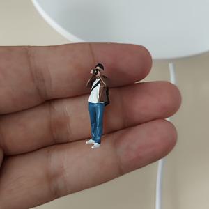 TEMU 1/64 스케일 사진 애호가 미니어처 피규어 - 고정밀 ABS 플라스틱 모델, 현실적인 포즈 및 액세서리 포함, 성인용 블루 컬렉터블 18세 이상 (취미 건축, 사진작가 선물, 상세한 미니어처 장면 장식)
