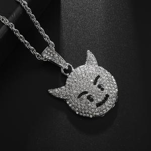 TEMU 1개 남녀공용 힙합 록 큐빅 합성 큐빅 지르코니아 얼굴 악마 펜던트 목걸이 - 미소 표정, 코팅 없는 내구성 CZ 이빨 & 입술 주얼리, 캐주얼 또는 의상용