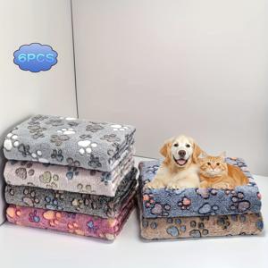 TEMU 6pcs 플러시 소형 개 담요, 귀여운 편안한 부드러운 따뜻한 애완동물 담요, 모든 계절 기계 세척 가능한 자동차 소파 쿠션 - 고양이와 강아지에게 적합합니다