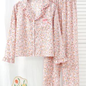 TEMU 스몰 플로럴 리본 우아한 여성용 파자마, 러플 긴소매 상의 및 바지 세트, 편안한 플로럴 프린트 성숙한 라운지웨어, 오픈 프론트 칼라 플리츠 밑단 라운지웨어, 봄/가을 캐주얼 홈 2피스 세트|잠옷|파자마