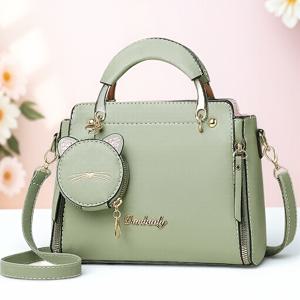 TEMU 고양이 장식이 있는 세련된 블랙 크로스백 - 대용량, 업무 및 캐주얼 활동에 다용도로 사용 가능, 분리 가능한 스트랩, 안전한 지퍼 클로저