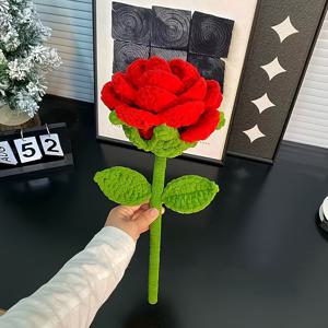 TEMU 핸드메이드 오버사이즈 패브릭 장미, & 카네이션 부케 - 생생한 레드 로즈와 그린 리프가 돋보이는 폴리에스터 꽃, 결혼식 발렌타인데이 크리스마스 선물, 어머니날 홈 데코, 유지 관리 없는 테이블 센터피스, 웨딩 부케, 축제 테이블 장식, 섬세한 페탈 공예