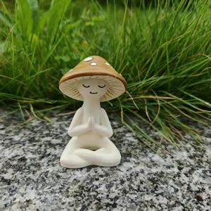 TEMU 1개 기발한 레진 버섯 요가 명상 수집용 피규어, 수제로 만든 기도 버섯 조각 - 정원 & 홈데코 (파티오/마당/젠가든), 휴일(크리스마스/할로윈/가을) 장식