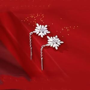 TEMU 눈꽃 태슬 귀걸이 여성용 니치 디자인 고급 보호 귀걸이, 데일리 웨어 귀걸이, 뮤직 페스티벌 스타일, 빈티지 귀걸이, 태슬 디자인, 가벼운 귀걸이, 실버 도금 주얼리, 댕글 귀걸이, 스타일리시 귀걸이, 보호 시크 스타일, 여성 패션