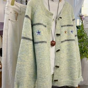 TEMU 여성용 손으로 자수된 컬러풀 버튼 카디건 - 캐주얼 루즈핏 오픈 프론트 스웨터, 회색 & 흰색 대비 디자인, 가을/겨울에 완벽한 의류 | 플로럴 | 질감, 캐주얼 스타일, 자수 디테일, 고품질, 계절별 옷장, 패션|가디건