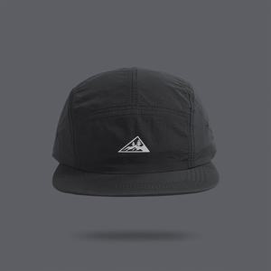 TEMU 1pc 남성 야구 모자 - 통기성 빠른 건조 트럭러 모자, 조절 가능한 스트랩, 부드러운 상단 및 통기 구멍, 해군 파란색과 흰색 로고, 야외, 캐주얼, 봄/여름 착용, 야구