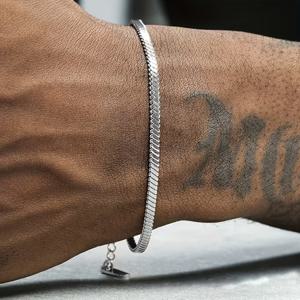 TEMU 남성용 304 스테인리스 스틸 뱀 체인 팔찌 - 방수, 내구성 있는 티타늄 304 스테인리스 스틸, 조절 가능한 클래프 - 캐주얼 의상, 파티, 선물용 멋진 및 에지디자인 (발렌타인데이, 크리스마스)