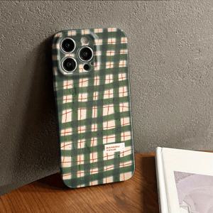 TEMU 귀여운 만화 폰 커버, 오래된 영화를 영감으로 한 디자인을 특징으로 합니다. 완벽한 보호를 제공하며, 카메라를 보호하기 위해 높이 솟은 가장자리를 제공합니다. Iphone 모델 16/15/14/13/12/11/7/8/6, Plus/Pro/Pro Max 버전, X/XS/XR/XS Max,에 적합하며, 생동감 있는, 현실적인 프린트를 제공합니다.