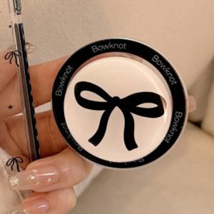 TEMU 화이트 베이스와 블랙 노트 자석 휴대폰 홀더, 데스크탑 링 스탠드 (매트 마감) - 내장 자석 또는 케이스/자석 시트 호환, 자석 휴대폰 홀더, 자석 휴대폰 지갑, 자석 휴대폰 홀더 그립, 휴대폰 그립 홀더 자석, 휴대폰 자석 링, 디자인, 미끄럼 방지 그립, 안전한 자석, 가정용, 사무실 직원용