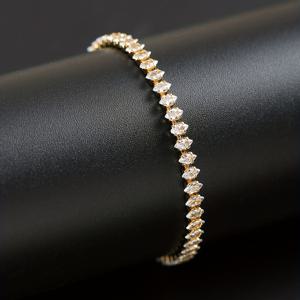 TEMU 여성을 위한 우아한 합성 지르코니아 팔찌 - 골든톤 메탈에 반짝이는 라운드컷 스톤, 생일 및 기념일을 위한 내구성 있는 일상용 주얼리 선물, 특별한 날의 액세서리, 다재다능한 패션 피스, 고품질 마감