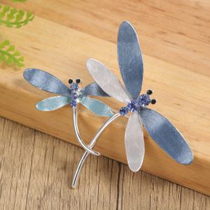 TEMU 두 개의 파란색 잠자리 사랑스러운 생일 파티 브로치 1 pc 여성을위한 귀여운 동물 테마 브로치 핀