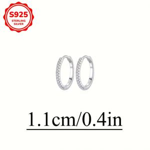 TEMU 925 스테인리스 실버 하이포알러겐성 귀걸이 1.54-2.54G/쌍, 아름다운 반짝이는 흰색 합성 지르코니아 세트가 있는 귀여운 둥근 호프 디자인, 우아하고 미니멀한 스타일을 위한 데이 선물에 적합, 일상 착용 및 생일 선물로 적합합니다.