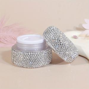 TEMU 1개의 고급 라인스톤 여행용 병, 넓은 입구, 누수 방지, 아이크림, 페이스 크림, 로션, 선크림을 채우기에 적합하며, 화장품 샘플 용기에 사용할 수 있으며, 휴대가 간편하고 여행에 스타일리시합니다.