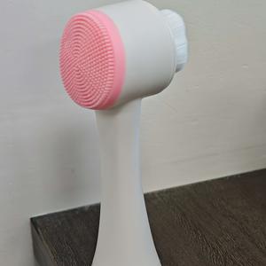 TEMU 3D 듀얼 실리콘 페이스 브러쉬 - 부드러운 솔, 양면 디자인으로 딥 클렌징 & 라이트 베이지 케어를 위한 수동 각질 제거 & 마사지 페이셜 클렌저, 모든 라이트 베이지 피부 타입에 이상적인 욕실 선물, 페이셜 클렌저, 도구, 모던