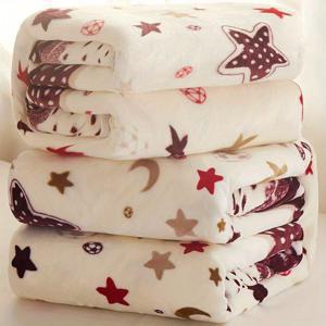 TEMU 별과 달 패턴의 포근한 여름 낮잠 담요 - 부드럽고 편안한 무솜, 털빠짐 없음, 별과 달 디자인, 홈 데코에 이상적, 사계절 사용 가능, 홈 데코 담요|플로럴 패턴 담요|플러시 폴리에스터