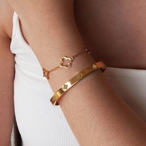 TEMU 2개의 라이트 럭셔리하고 우아한 스테인리스 스틸 팔찌와 팔찌 조합, 창의적인 클로버 디자인, 빛나는 스타일, 여성용 패션 주얼리로 연회, 데일리 패션, 출퇴근 또는 휴일 선물에 적합, 연회 액세서리,출퇴근용 주얼리,우아한 팔찌,스타일리시 주얼리,광택 마감,고품질 금속,레이어드 팔찌,여성용 팔찌,파티 웨어,일상 액세서리