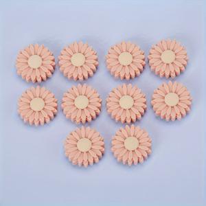 TEMU 12/18개 다이시 컬러 실리콘 비즈 22/30mm 데이지 꽃 모양 포컬 비즈, DIY 주얼리 공예용, 키체인, 팔찌, 목걸이, 휴대폰 & 펜 홀더 장식, 생동감 넘치는 비드 색상, 섬세한 질감|비즈목걸이