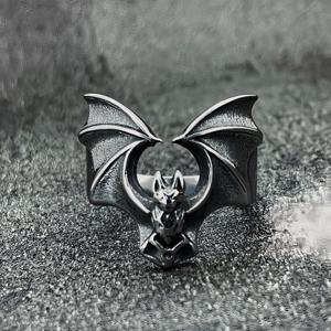 TEMU 1개 빈티지 고딕 박쥐 반지 - 헤비듀티 스테인리스 스틸 남성용 주얼리, 할로윈 코스튬 파티 액세서리, 일상 및 테마 이벤트용 - 아빠, 엄마, 남자친구를 위한 완벽한 선물, 내구성 있는 링, 할로윈 주얼리, 섬세한 날개 디자인, 광택 마감, 커플을 위한 반지