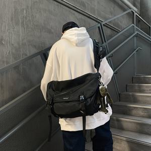 TEMU 남녀 공용 대용량 트렌디 플립 새치 가방, 스타일리시 슬링 백 캐주얼 메신저 백, 커플 가방|슬링백|남자가방