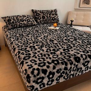 TEMU 가을과 겨울을 위한 스타일리시한 프린트 디자인의 따뜻하고 피부 친화적인 플리스 침대 커버. 깊은 포켓을 갖추고 있으며, 더블 침대에 적합하며, 기계 세척이 용이하여 수면 경험을 향상시킵니다. 그러나 두 개의 베개 커버는 포함되어 있지 않습니다.|이불