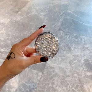 TEMU 1개 럭셔리 스타일 반짝이는 메이크업 미러 - 플립 커버가 있는 컴팩트 여행용 거울, 여성용 휴대용 화장 거울, 홈, 살롱, 파티용 - 배터리 불필요, 우아한 선물 아이디어, 핸드헬드 미러, 파티 필수품, 고급 디자인, 내구성 있는 프레임, 뷰티 애호가를 위한