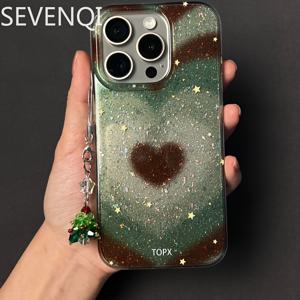 TEMU 아이폰15 및 애플 16promax에 적합한 새로운 그라데이션 그린 글리터 러브 펜던트 크리스마스 트리 모바일 폰 케이스 14 뉴 13 풀 패키지 12 여성용 11 보호 케이스