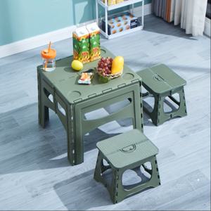TEMU 3피스 올리브 그린 접이식 테이블 및 의자 세트 - 공간 절약, 휴대용 디자인, 고품질 PP 소재, 테이블 1개와 스툴 2개 포함, 홈 오피스, 공부, 파티오 레저에 완벽, 소형 테이블 및 의자 세트