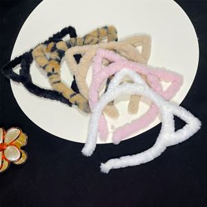 TEMU 프린트 플러시 고양이 귀 머리띠 5개 세트 - 여성용 귀여운 빈티지 헤어 액세서리, 메이크업, 세안, 외출용. 노출된 와이어는 정상, 약간의 조정 필요. 각 머리띠의 녹은 정상입니다