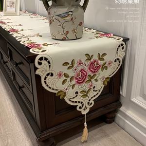 TEMU 1pc 손수 자수 꽃 테이블 러너 - 우아한 폴리에스터 홀로우 아웃 디자인, 식사, 커피, TV 테이블에 완벽한 - 가정 장식, 결혼식, 축제 행사에 이상적인 테이블 장식, 축제 테이블 장식|빈티지 테이블 러너|생동감 있는 패턴 테이블 러너, 센터피스 장식 테이블