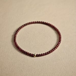 TEMU 우아한 1월 탄생석 가넷 3mm 라운드 비즈 스트레치 팔찌/발찌 - 레드 천연 스톤과 골든 스페이서 악센트, 캐주얼 복장이나 선물용 다재다능하고 매력적인 디자인, 매력 있는 비즈 디자인 | 신축성 팔찌|탄생석