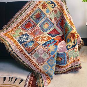 TEMU 기하학 패치워크 담요 - 생동감 넘치는 혼합 색상, 프린지 트림, 캠핑/실내외용, 소파·침대용, 자카드 디자인, 세탁기 사용 가능, 쉬운 관리 원단