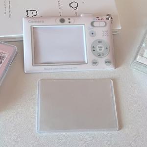 TEMU 1개 K팝 아이돌 포토카드 홀더 ID 신용카드 슬리브 커버 보호대 - 귀여운 애니메이션 캐릭터 디자인의 투명 플라스틱, 양면 디스플레이 가능한 내구성 있는 스크래치 방지 카드 케이스