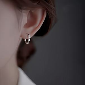 TEMU AIVEO 저자극성 18K 금도금 스테인리스 스틸 후프 귀걸이 - 여성 & 남성용, 안티페이드 클로즈드 후프, 민감한 라이트 베이지 주얼리, 우아한 캐주얼 의상, 파티 귀걸이, 크리스마스 선물, 사계절 액세서리