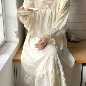 TEMU 스타일 여성용 긴팔 슬립 드레스 - 대비 레이스 트림 사각 넥 솔리드 컬러 논스트레치 원단, 포근한 가을 겨울 나이트가운 & 캐주얼 홈웨어, 세탁기 사용 가능, 실내복, 에스테틱, 사각넥라인|여성원피스|인견원피스|가을원피스