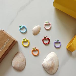 TEMU 6개 세트 신형 경량 내구성 합금 스프링 버클, 컬러풀 사과 모양 디자인, 할로윈 크리스마스용, 캠핑 하이킹 백팩 장비 정리, DIY 가방 액세서리 및 비즈 작업, 아웃도어 버클, 아웃도어 액세서리, 물병 하이킹 버클, 백팩 액세서리, 멀티컬러, 경량, 휴대용