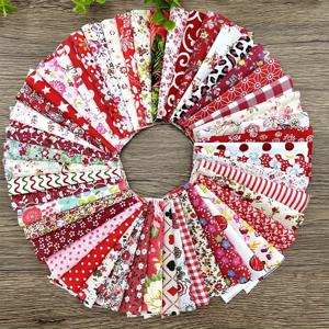 TEMU 100개의 빨간 꽃무늬 프린트 천 세트, 패치워크 수제 프로젝트에 완벽함, 사각형 패치워크 롤, 축제용 DIY 수제 프로젝트에 이상적, 패치워크, 수제, 수제 DIY 프로젝트, DIY 장식, 쿠션 만들기, 테이블 클로스에 적합, 엄마에게 선물, 어머니의 날과 크리스마스에 적합.