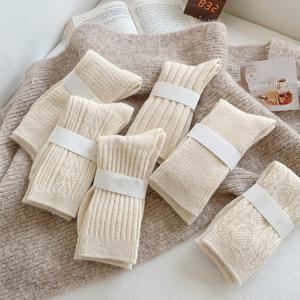 TEMU 6켤레 여성용 헤비듀티 보온 양말 - 베이지 겨울 바지 & 실내/야외용, 중목 길이, 세탁기 사용 가능, 일상 및 특별한 날씨용, 클래식 디자인, 따뜻한 소재, 홈 컴포트