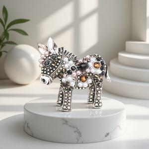 TEMU 인공 진주 & 라인스톤이 있는 우아한 당나귀 브로치 - 파티, 연회, 레트로 의상용 빈티지 영감 아연 합금 핀 - 독특한 동물 테마 주얼리 액세서리, 친구 & 가족을 위한 이상적인 선물, 당나귀 장식