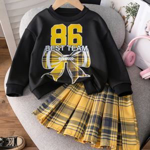 TEMU 2pcs 여아용 학교 교복 세트 - 오버사이즈 긴팔 스웨터 & 86 넘버 & 리본 프린트, 체크무늬 플리츠 A라인 반바지, 기계세탁 가능 봄/가을 여아 유니폼 (블랙/옐로우, 캐주얼 스타일)|반팔니트