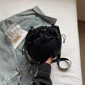 TEMU 여성용 가벼운 크로스바디 백 - 조절 가능한 스트랩, 드로스트링 클로저, 사이드 메쉬 포켓, 컴팩트 데일리백 (보라색, 블랙, 그린, 블루, 카키) - 여행 및 업무에 이상적인 선물, 미니멀 디자인, 통기성 소재, 소형 핸드백, 스타일리시한 캐리어, 내구성 있는 원단, 어깨가방, 여성 패션|슬링백|여행용크로스백