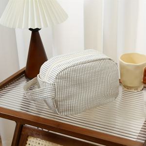 TEMU 대용량 메이크업 가방 - 경량 여행 화장품 정리함 지퍼 클로저, 세탁기 사용 가능, 파란색 & 흰색 줄무늬, 브러쉬, 립스틱 및 필수품을 위한 휴대용 세면도구 파우치, 화장품 보관 | 패턴 | 견고한 지퍼 클로저, 메이크업 여행 가방|가방|파우치|립스틱