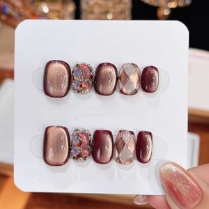 TEMU 10개 세트 마일라드 컬러 커피 핸드페인팅 - 체크무늬, 반짝이는 고양이눈 프레스온 네일, 가을 겨울 데일리용 짧고 둥근 달콤하고 시원한 네일, 여성 선물용, 겨울 네일,체크무늬,고품질 팁,내구성 있는 프레소,인조 손톱,네일 액세서리,패션 네일,여성 네일|네일팁