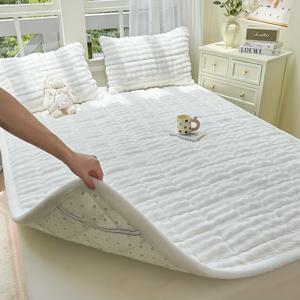 TEMU 1개 버블 플러시 얇은 매트리스 패드, 단색, 부드럽고 통기성 좋음, 학생 기숙사 및 침실에 적합, 클래스 A 표준, 연한 베이지 친화적 & 세탁 가능, 완벽한 선물, 침대 매트리스 킹 사이즈, 매트리스 킹 사이즈, 매트리스 더블, 매트리스 토퍼, 바닥 매트리스|이불