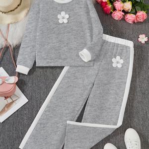 TEMU 여아용 가을/겨울 2피스 세트, 패셔너블하고 우아한 캐주얼 대비 컬러 스플라이싱 디자인, 3D 핸드메이드 플로럴 장식 긴팔 크루넥 풀오버 탑 + 트림 팬츠, 일상 야외 활동 및 생일 파티에 완벽