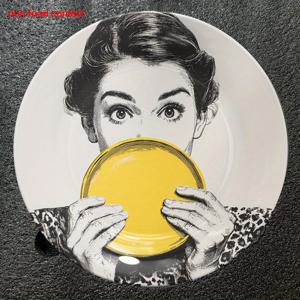 TEMU 1개 빈티지 세라믹 벽 장식 접시 - 8인치 둥근 노란색 여성 얼굴 아트 행잉 플레이트, 목걸이 & 반지용 비식품 접촉 보석 디스플레이 트레이, 할로윈, 크리스마스, 추수감사절, 부활절, 하누카를 위한 독특한 휴일 선물, 보석 접시, 홈 , 레트로 스타일, 내구성 있는 소재, 장식용 접시, 홈 데코레이터, 예술적 접시, 고품질 마감, 비식품 접촉