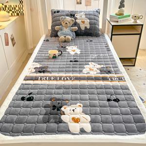 TEMU 초극세사 부드럽고 편안한 밀크 벨벳 얇은 매트리스, 고품질 따뜻한 퀼팅 매트리스 (베개 커버 제외), 가을과 겨울철 침구의 최고 선택, 피부 친화적이고 통기성 좋은 매트리스 커버 (싱글 및 더블 침대용)|이불|매트리스커버