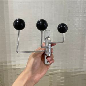 TEMU 1개 빈티지 인더스트리얼 금속벽걸이 코트랙 - 회전식 후크, 헤비듀티 & 공간절약형 디자인 (), 현관/침실/거실용 - 튼튼한 금재구조와 흰색행거+검은색훅, 설치하기 쉬운 부품포함, 소형공간에 적합한다. - 멀티기능 수납장(외투·가방·모자·목도리) + 회전메커니즘|행거