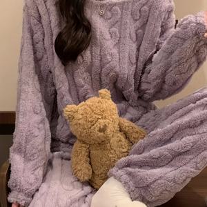 TEMU 2pcs 여성용 포근한 플리스 파자마 세트 - 부드러운 플러시 긴팔 & 바지, 우아한 자카드 패턴, 가을/겨울에 적합, 편안한 핏, 크루넥, 성인 잠옷, 포근한 홈웨어|우아한 파자마 세트|부드러운 플리스 소재, 여성용 파자마